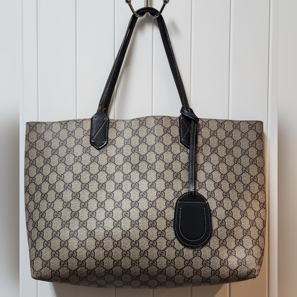 GUCCI GG Supreme Reversible Leather Tote with POSH Authentication - Picture 2 of 14